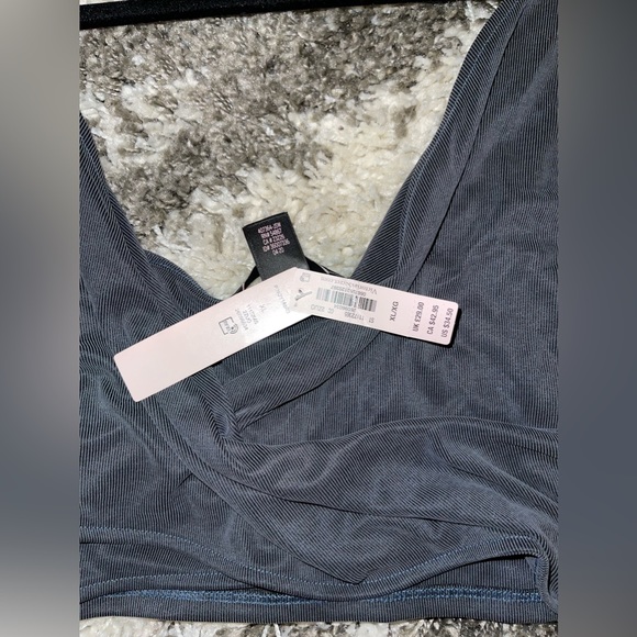 Victoria’s Secret Wrap Crop Top - Picture 7 of 7